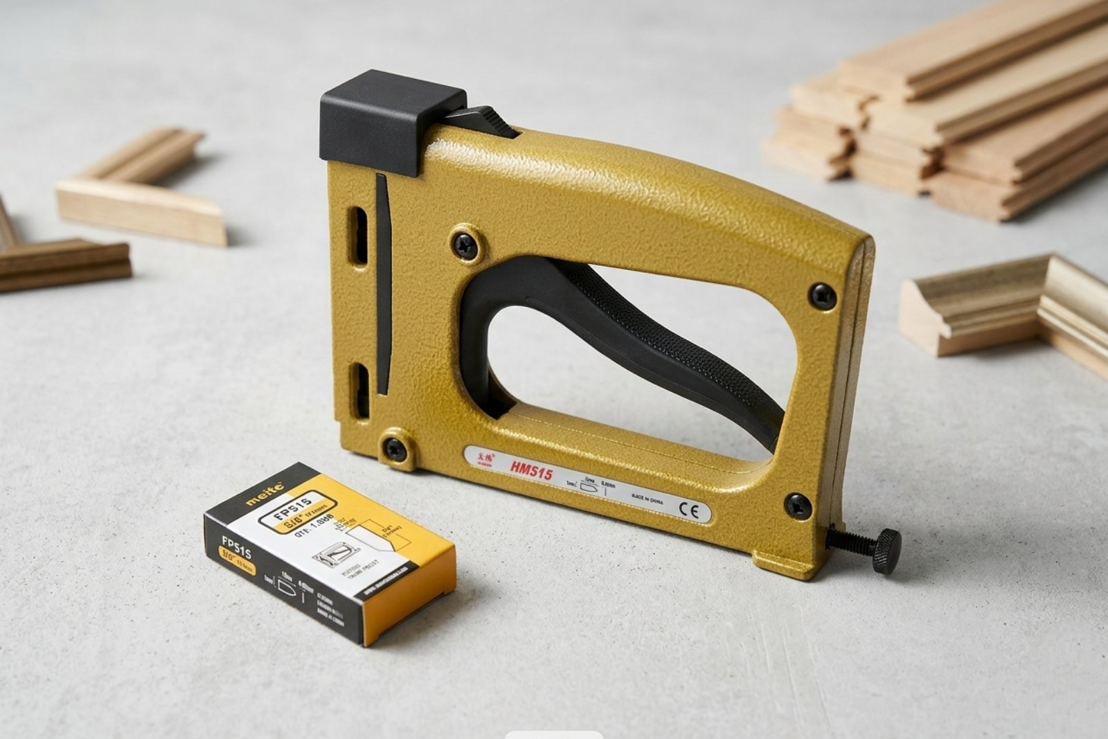 Ручний такер (степлер)