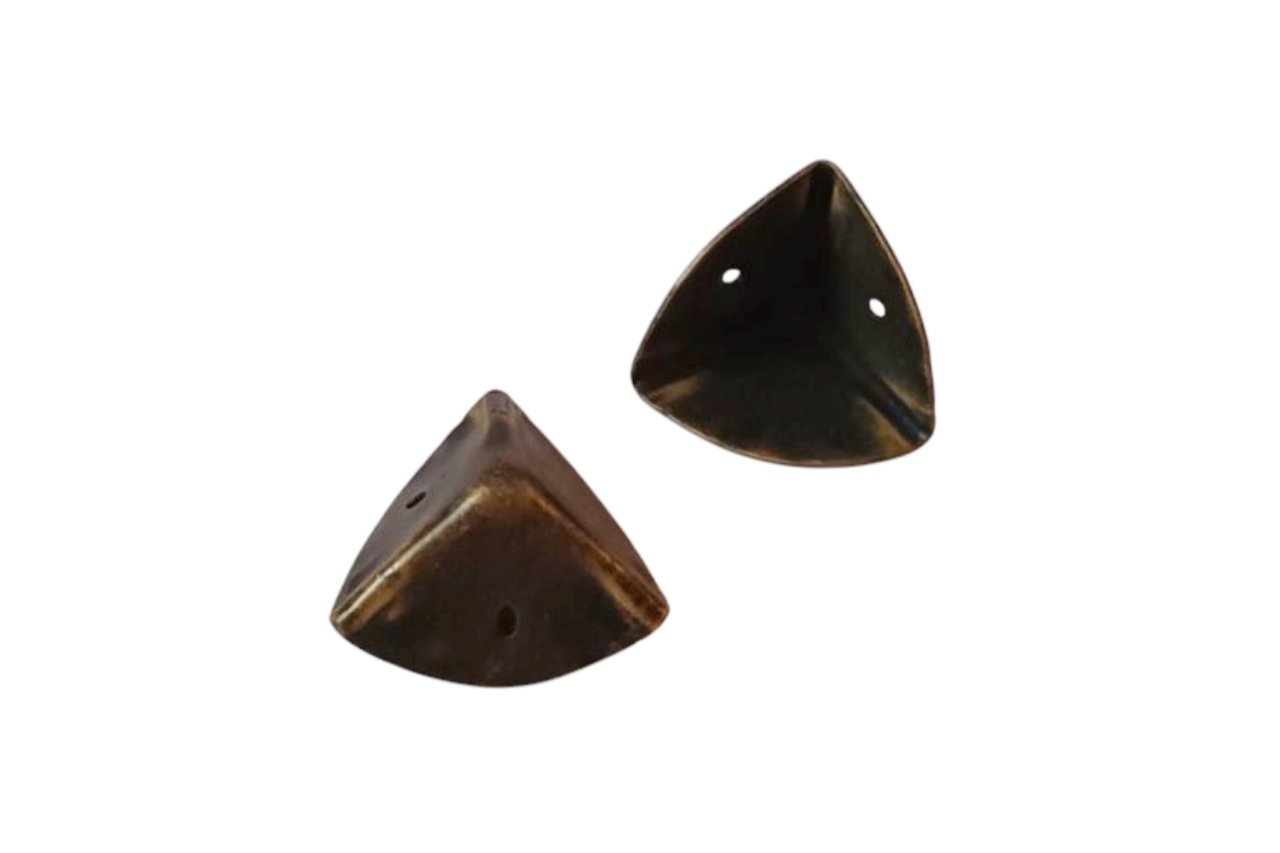 Уголок Pl старая латунь